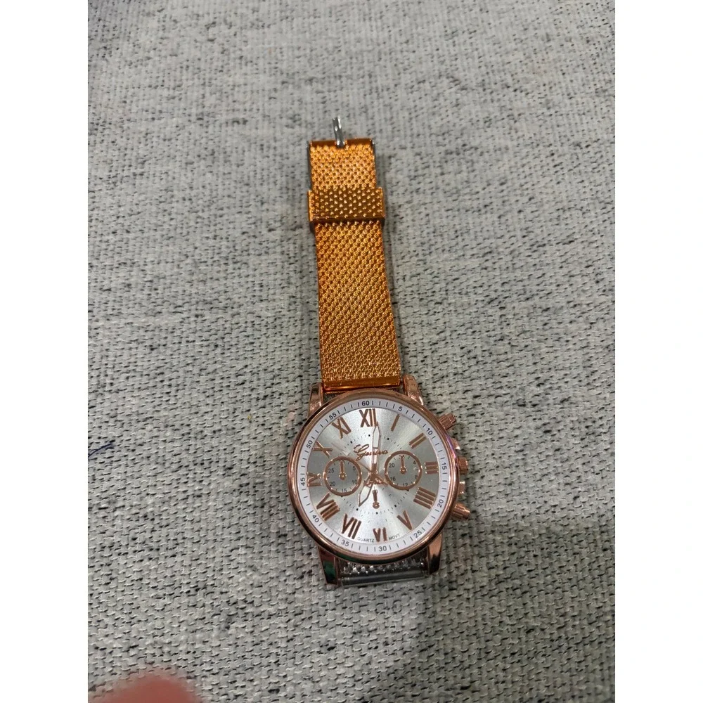 Geneva Women's Watch Rose Gold Tone Silver Dial Quartz Fashion‎ Watch